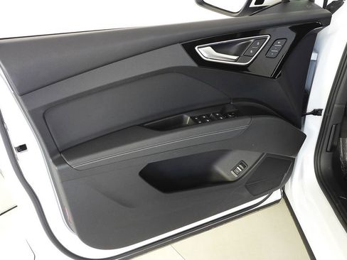 Used 2023 Audi Q4 e-tron Premium Plus w/ Premium Plus image 11