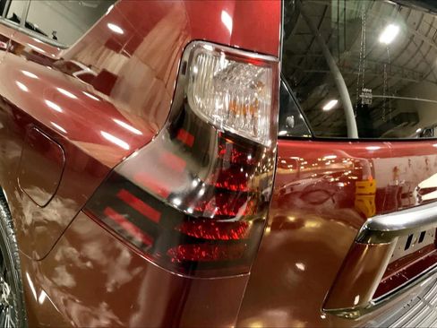 Used 2022 Lexus GX 460 Premium w/ Accessory Package image 28