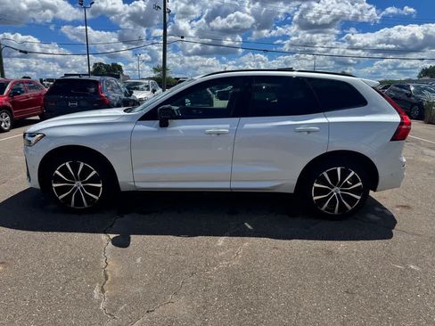 Used 2024 Volvo XC60 B5 Plus w/ Protection Package Premier AWD/4WD image 8
