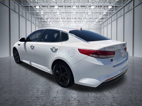 Used 2017 Kia Optima LX w/ Option Group 014 FWD image 3