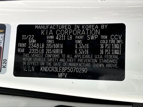 Used 2023 Kia Niro EX image 18