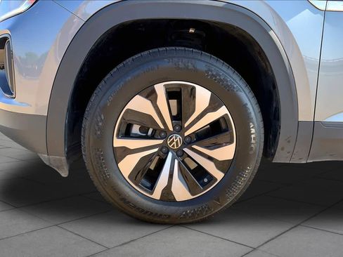 Used 2024 Volkswagen Atlas Cross Sport SE AWD/4WD image 11