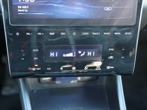 Certified 2022 Hyundai Tucson Limited w/ Cargo Package image 26