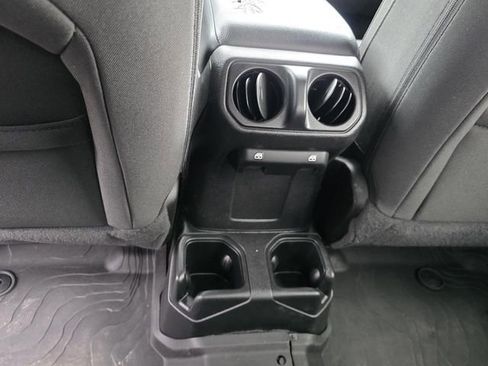 Used 2021 Jeep Gladiator Sport AWD/4WD image 11