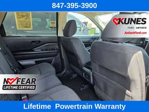Used 2025 Nissan Pathfinder SV FWD image 31