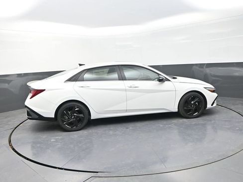 New 2026 Hyundai Elantra SEL Sport Premium FWD image 9