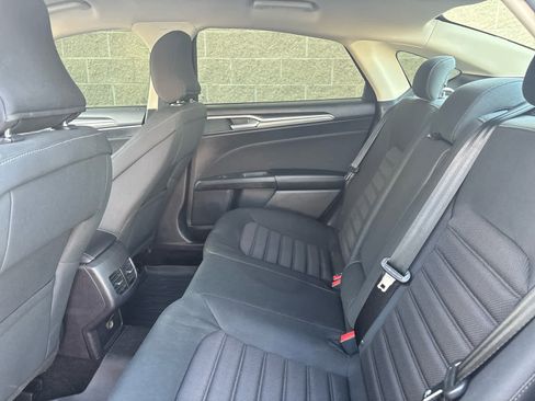 Used 2018 Ford Fusion SE w/ Fusion SE Technology Package image 29