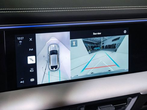Certified 2025 Porsche Macan 4S Electric AWD/4WD image 24