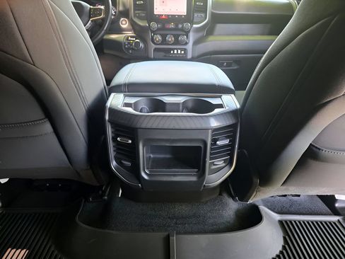 Used 2025 RAM 1500 Big Horn AWD/4WD image 7