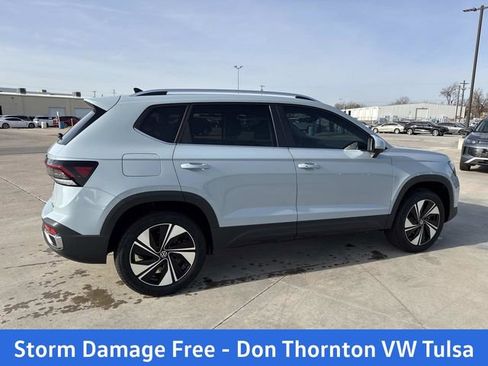 New 2026 Volkswagen Taos SE AWD/4WD image 2