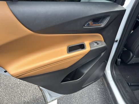 Used 2019 Chevrolet Equinox Premier image 8