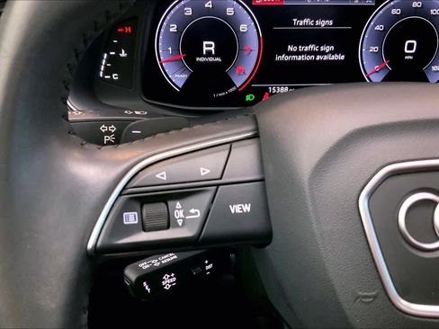 Used 2019 Audi Q8 Prestige w/ Luxury Package AWD/4WD image 23