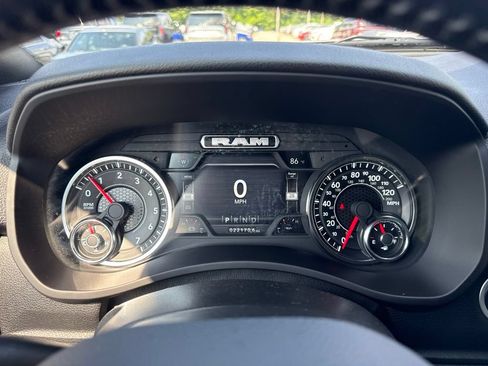 Used 2024 RAM 2500 Big Horn w/ Safety Group AWD/4WD image 18