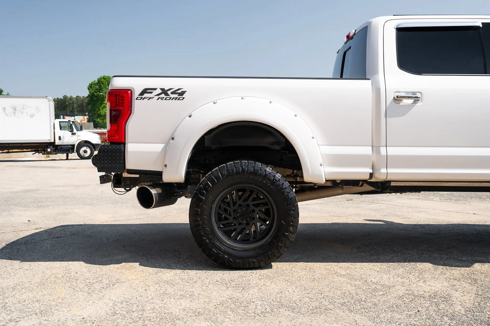 Used 2017 Ford F250 Platinum w/ Platinum Ultimate Package AWD/4WD image 9