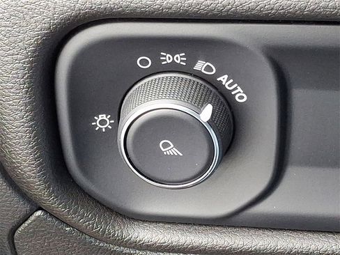 Used 2023 RAM 1500 Big Horn image 25