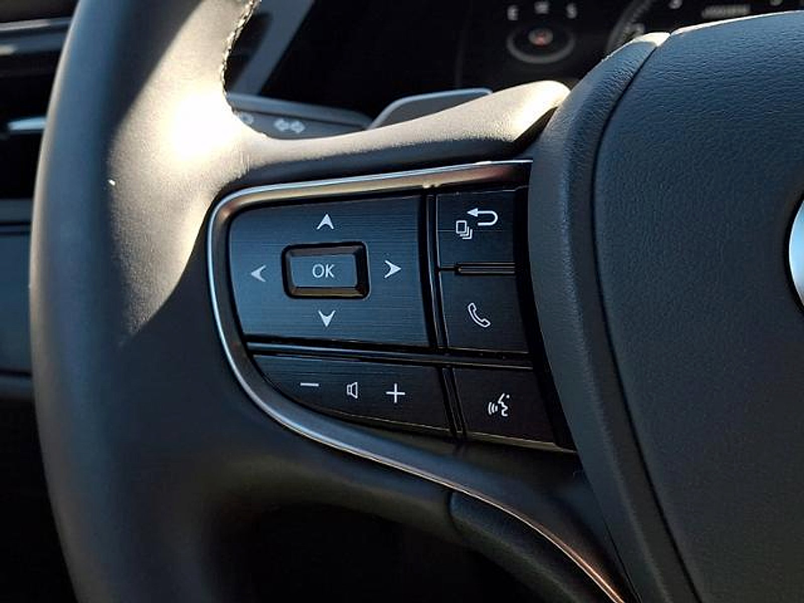 Used 2023 Lexus ES 350 w/ Premium Package FWD image 24