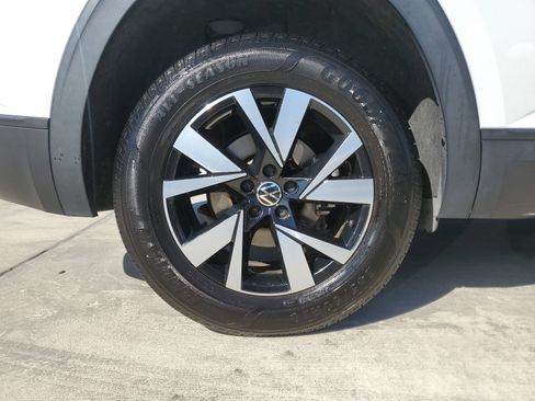 Used 2020 Volkswagen Atlas Cross Sport SE FWD image 9