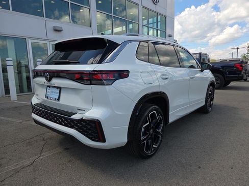 New 2026 Volkswagen Tiguan SEL R-Line AWD/4WD image 10