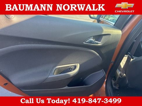 Used 2017 Chevrolet Cruze LT image 27