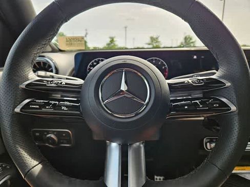 Used 2026 Mercedes-Benz GLB 250 image 22