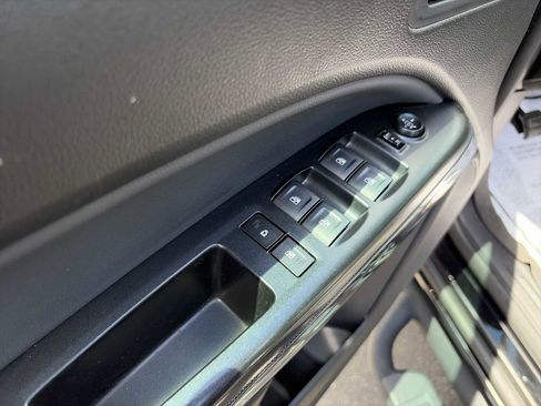 Used 2018 Chevrolet Colorado Z71 w/ Z71 Midnight Edition image 15