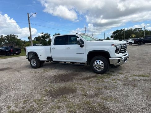 New 2026 Chevrolet Silverado 3500 LTZ w/ LTZ Convenience Package AWD/4WD image 13