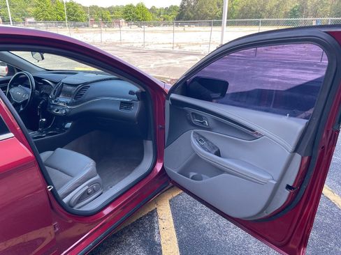 Used 2015 Chevrolet Impala LT FWD image 20
