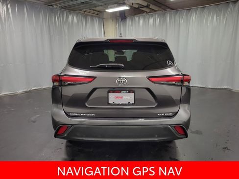 Used 2021 Toyota Highlander XLE image 7