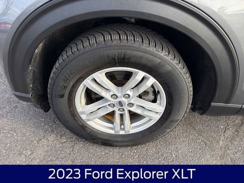 Used 2023 Ford Explorer XLT AWD/4WD image 11