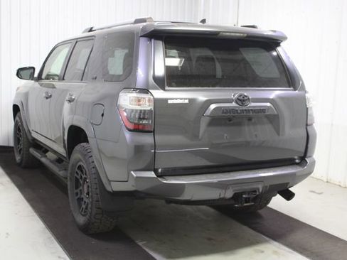 Used 2022 Toyota 4Runner SR5 Premium w/ Moonroof Package image 4