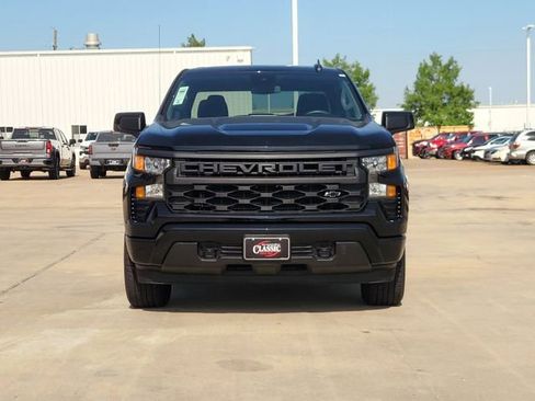 Used 2023 Chevrolet Silverado 1500 Custom AWD/4WD image 2