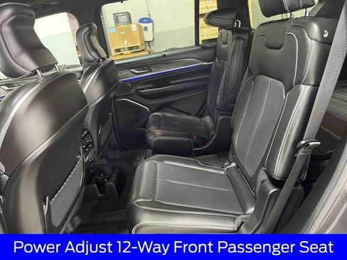 Used 2023 Jeep Grand Cherokee L Overland w/ Luxury Tech Group IV image 36