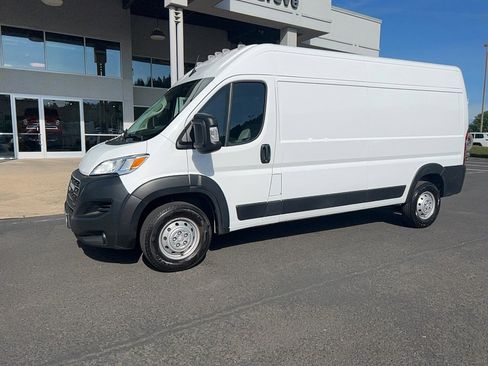 Used 2023 RAM ProMaster 2500 FWD image 1