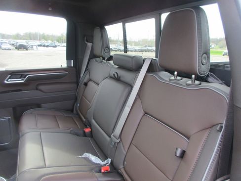 New 2026 GMC Sierra 3500 Denali w/ Denali Reserve Package AWD/4WD image 14