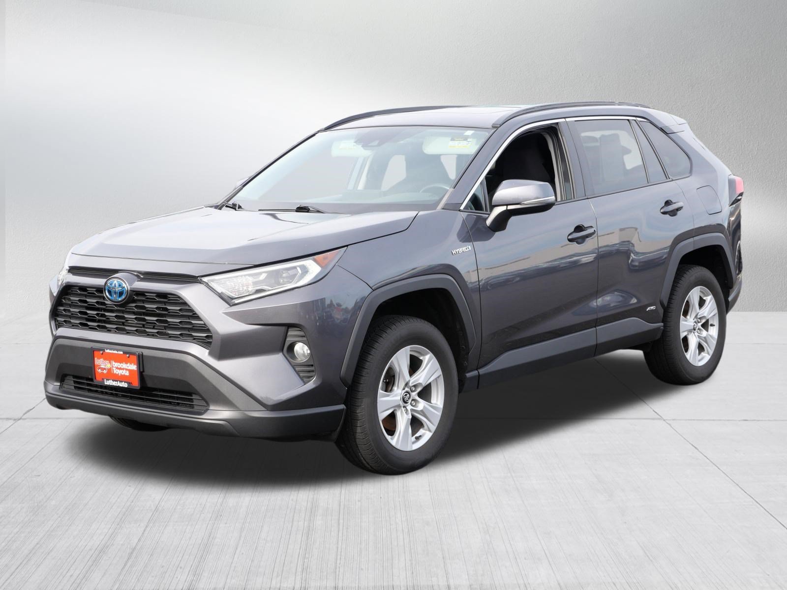 Used 2020 Toyota RAV4 XLE w/ Convenience Package AWD/4WD image 3