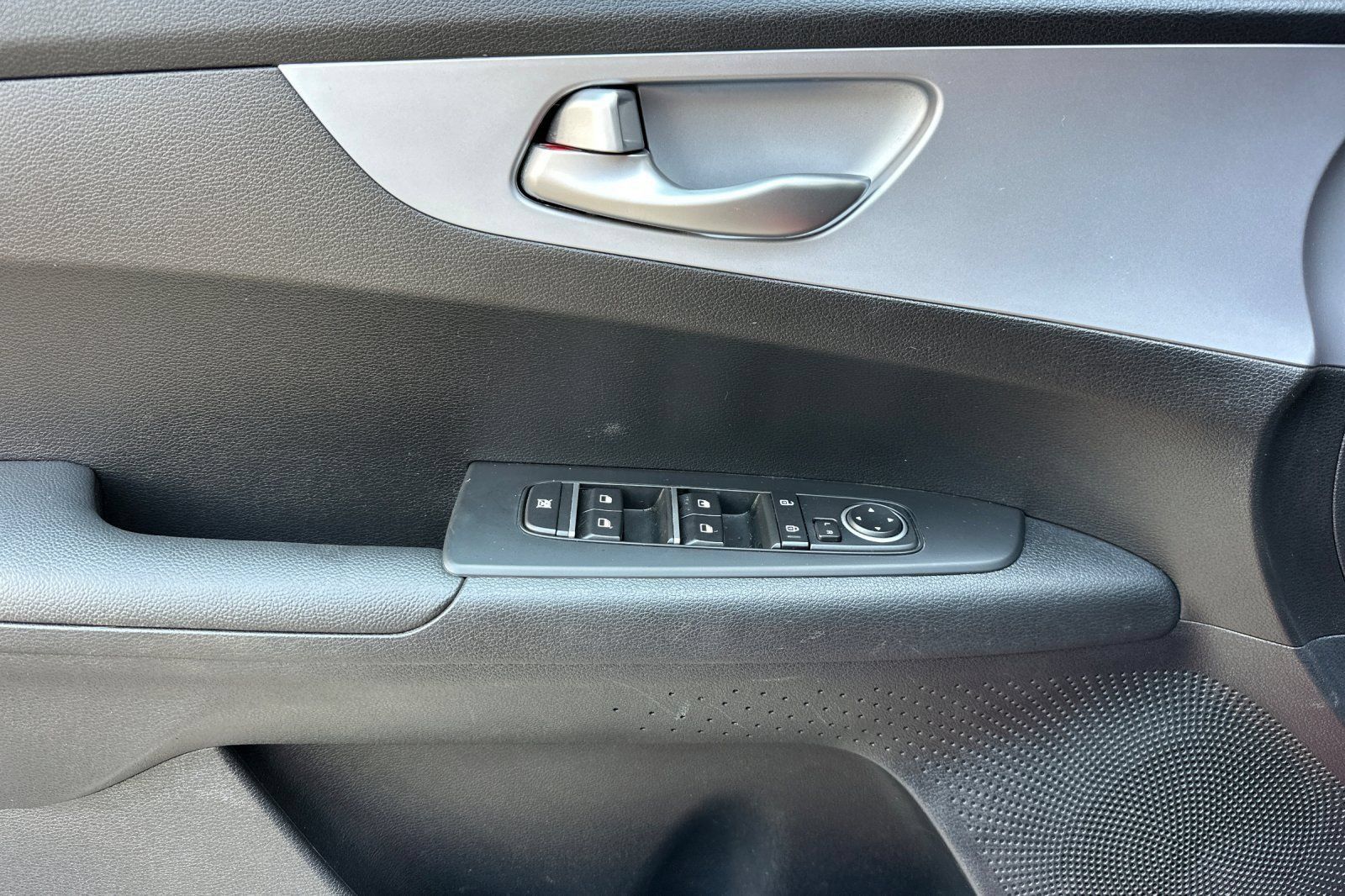 Certified 2024 Kia Forte LXS w/ LXS Technology Package FWD image 11