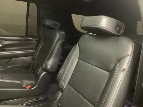 Used 2021 Chevrolet Suburban Z71 w/ Luxury Package image 7
