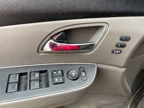 Used 2014 Honda Odyssey Touring Elite image 18
