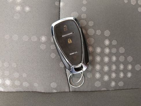 Used 2020 Chevrolet Sonic LT image 32