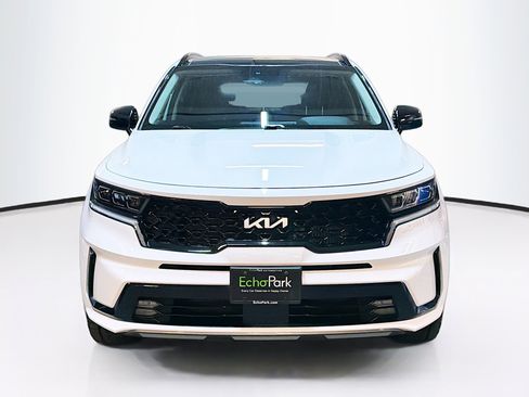 Used 2023 Kia Sorento SX image 2