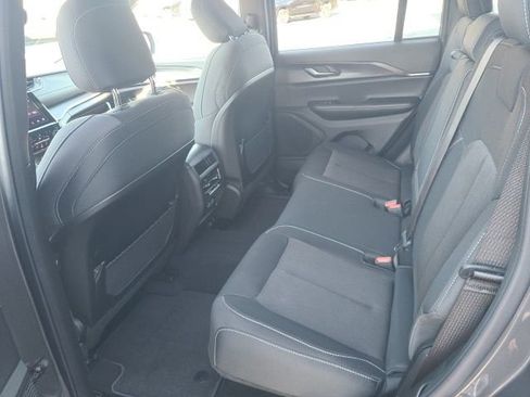 New 2025 Jeep Grand Cherokee Laredo X w/ Luxury Tech Group I image 19