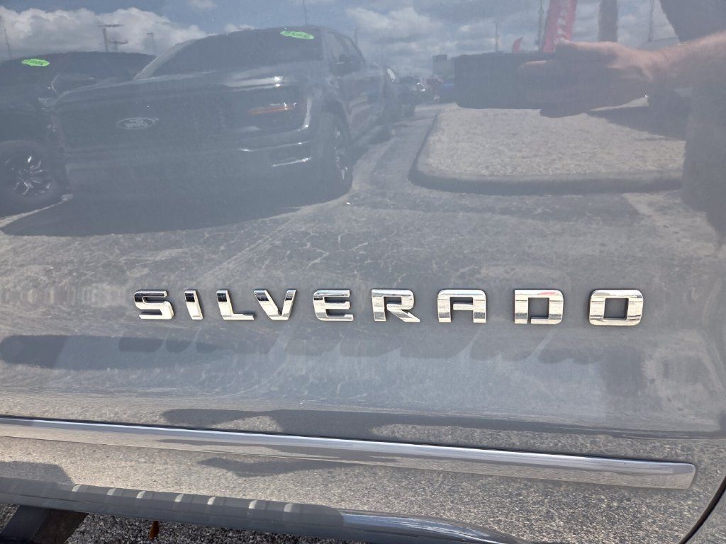 Used 2015 Chevrolet Silverado 1500 LT w/ All Star Edition RWD image 4