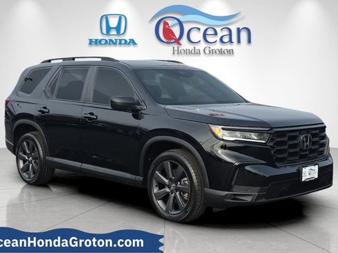 Used 2023 Honda Pilot Sport image 1