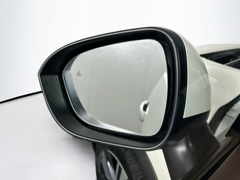 Used 2023 Nissan Rogue SL w/ SL Premium Package AWD/4WD image 16