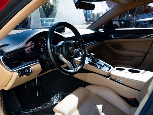Used 2020 Porsche Panamera 4 image 21