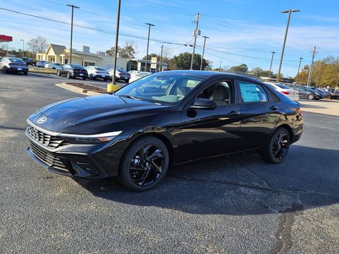 New 2026 Hyundai Elantra Sport FWD image 3