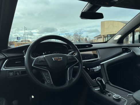 Certified 2025 Cadillac XT5 Premium Luxury image 16