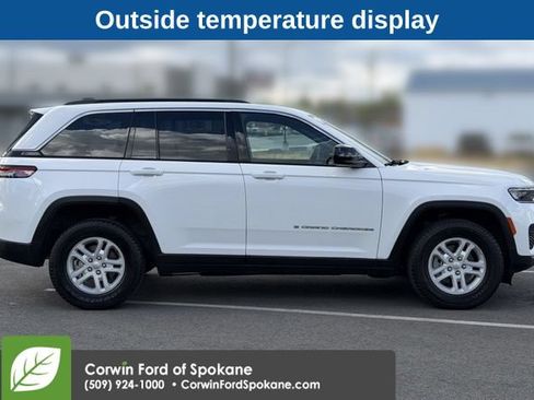 Used 2024 Jeep Grand Cherokee Laredo w/ Trailer Tow Package AWD/4WD image 10