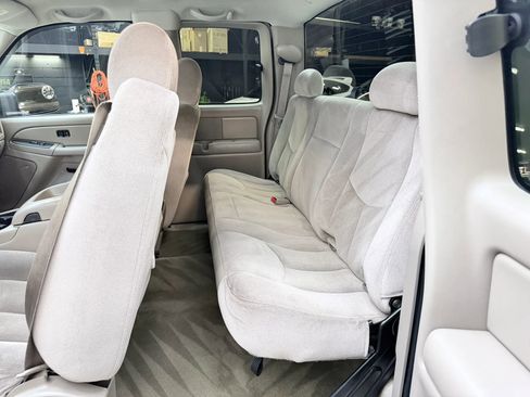 Used 2005 GMC Sierra 2500 SLT AWD/4WD image 19