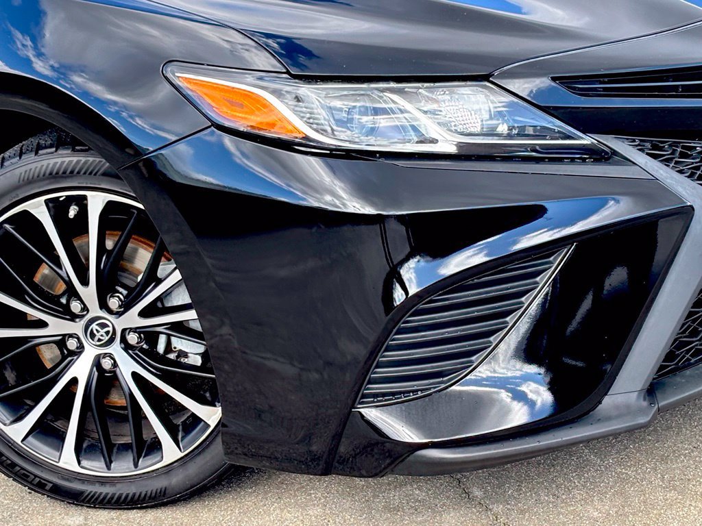 Used 2019 Toyota Camry SE w/ Carpet Mat Package FWD image 7